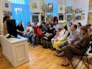 «Культура Зрения» помогает сделать искусство доступным: экскурсия для незрячих зрителей открыла новый театральный сезон.